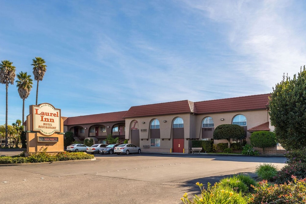 Laurel Inn & Conference Center 59/62