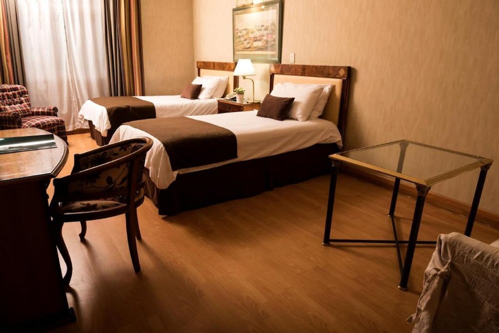 MAYFLOWER SUITES 26/42