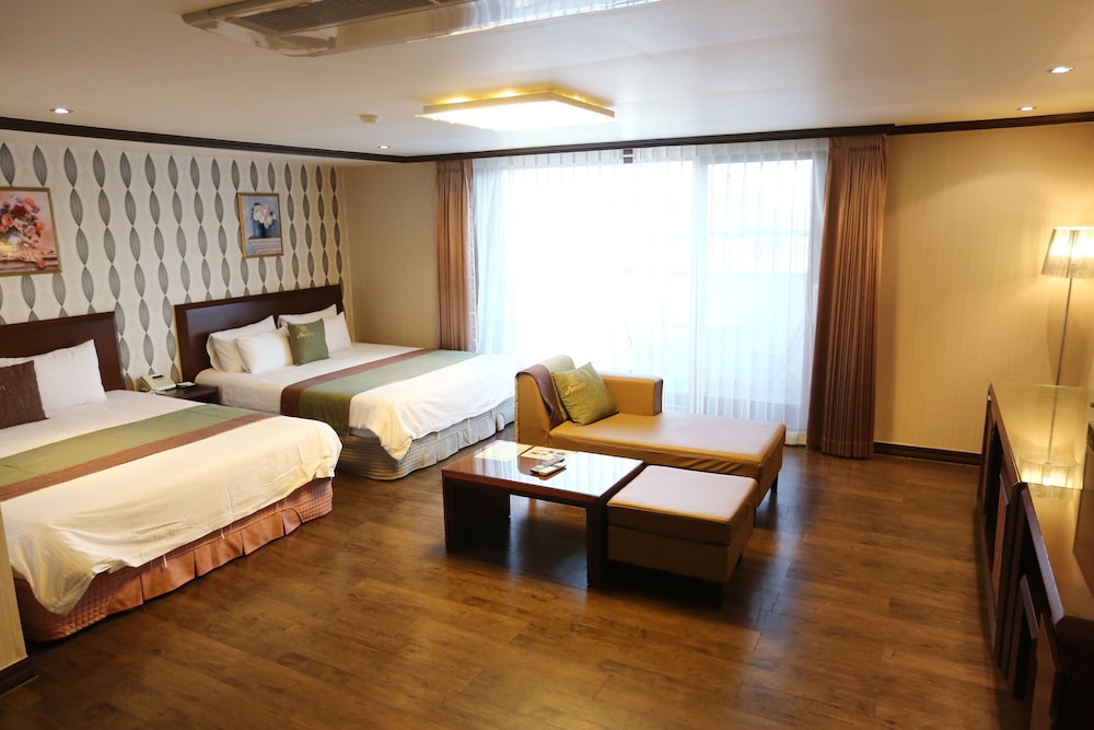DELUXE, FAMILY, SEA VIEW