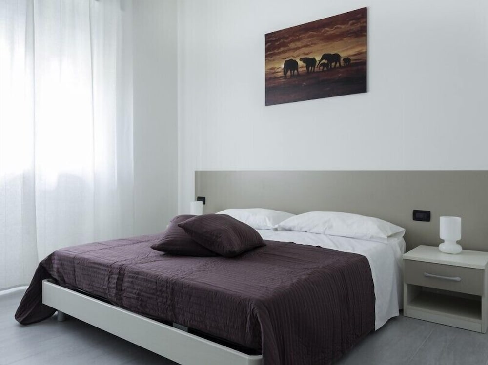 STANDARD, DOUBLE BED