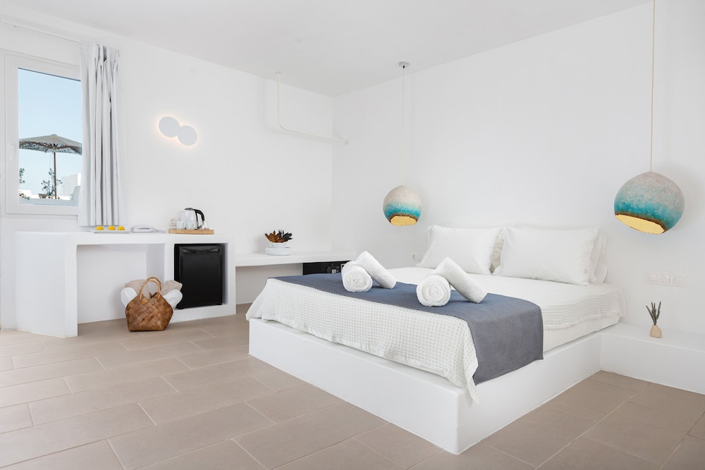 Voca Hotel & Suites 11/40
