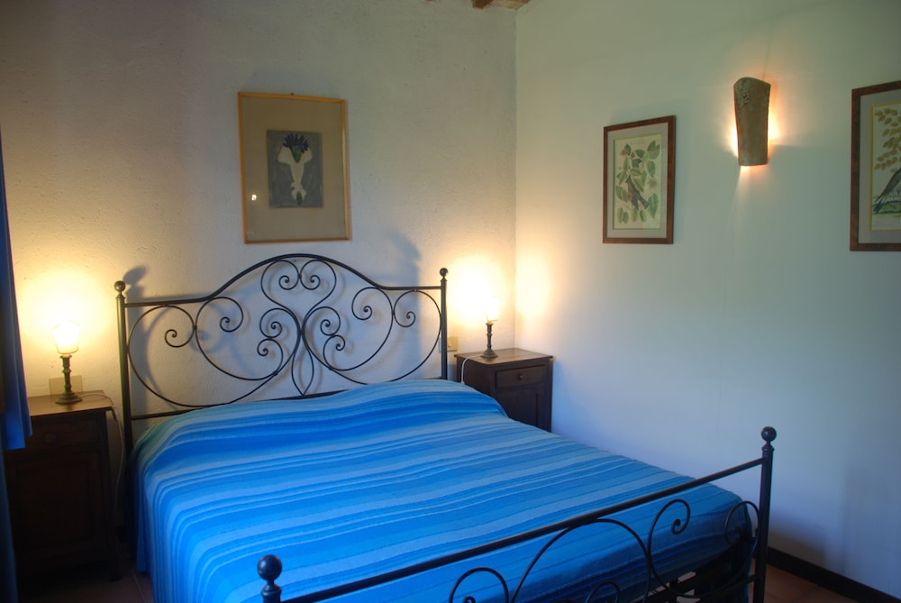 3 Bedrooms, Apartment, 1 Double and 4 Single Beds, Garden View