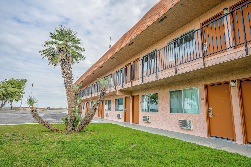 Economy Inn Buttonwillow Bakersfield I-5 36/39