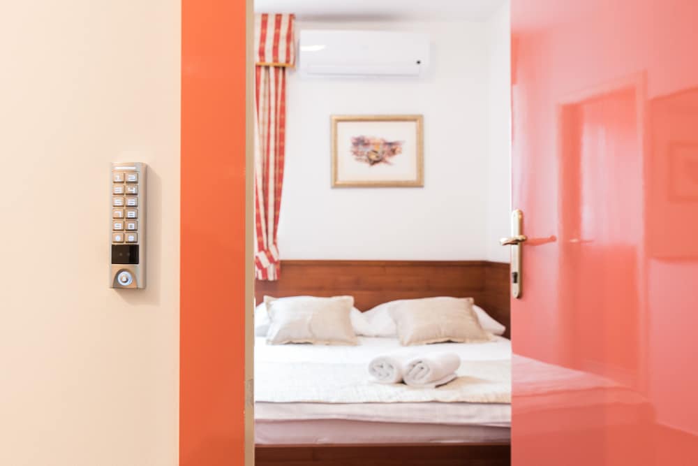 Hotel Krilo 32/71
