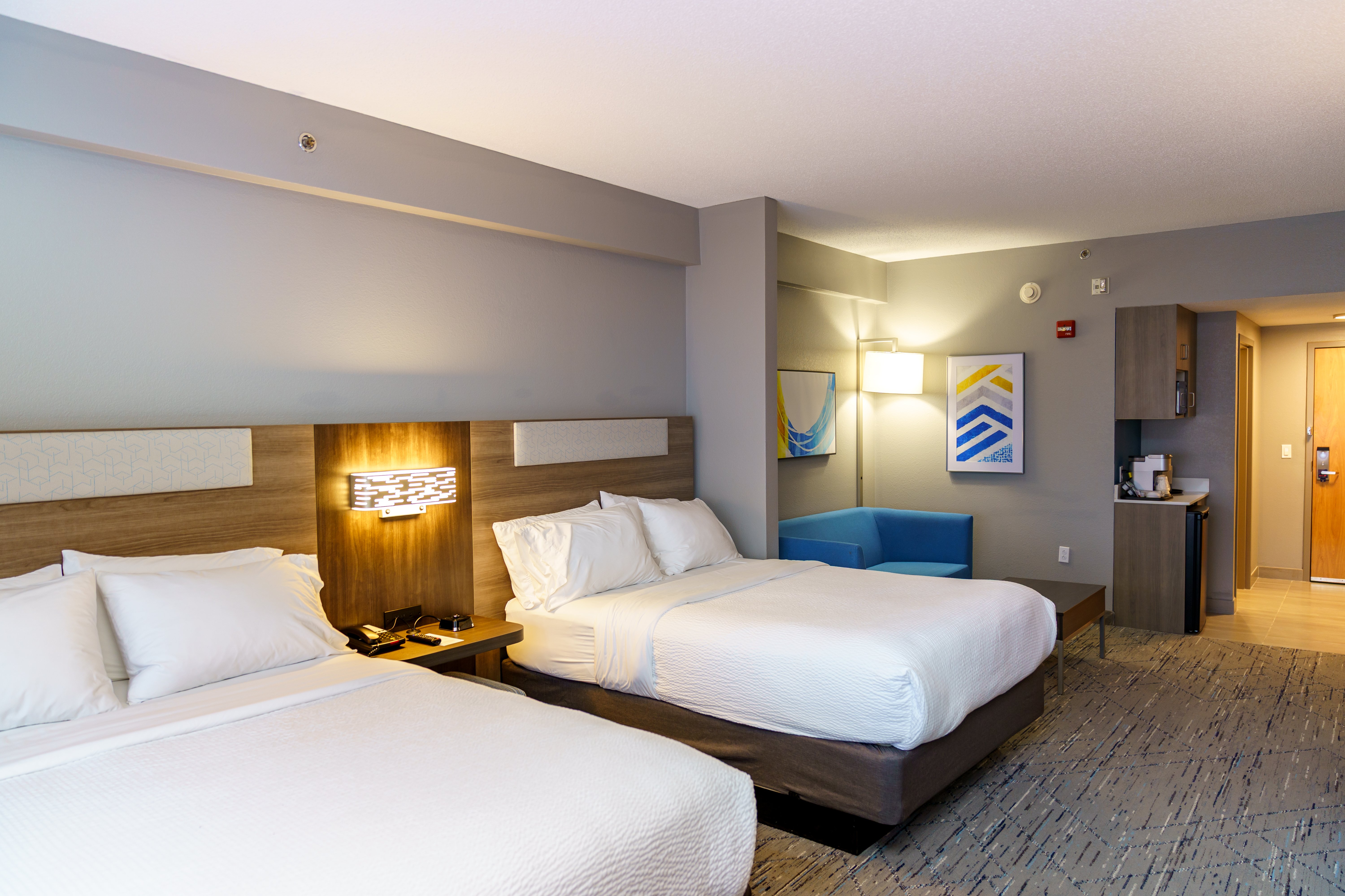 Holiday Inn Express Hotel and Suites Raleigh Sw Nc State 21/80