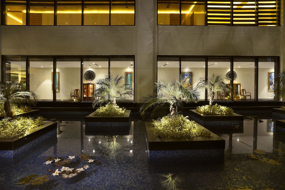 The Lalit Great Eastern Kolkata 31/65
