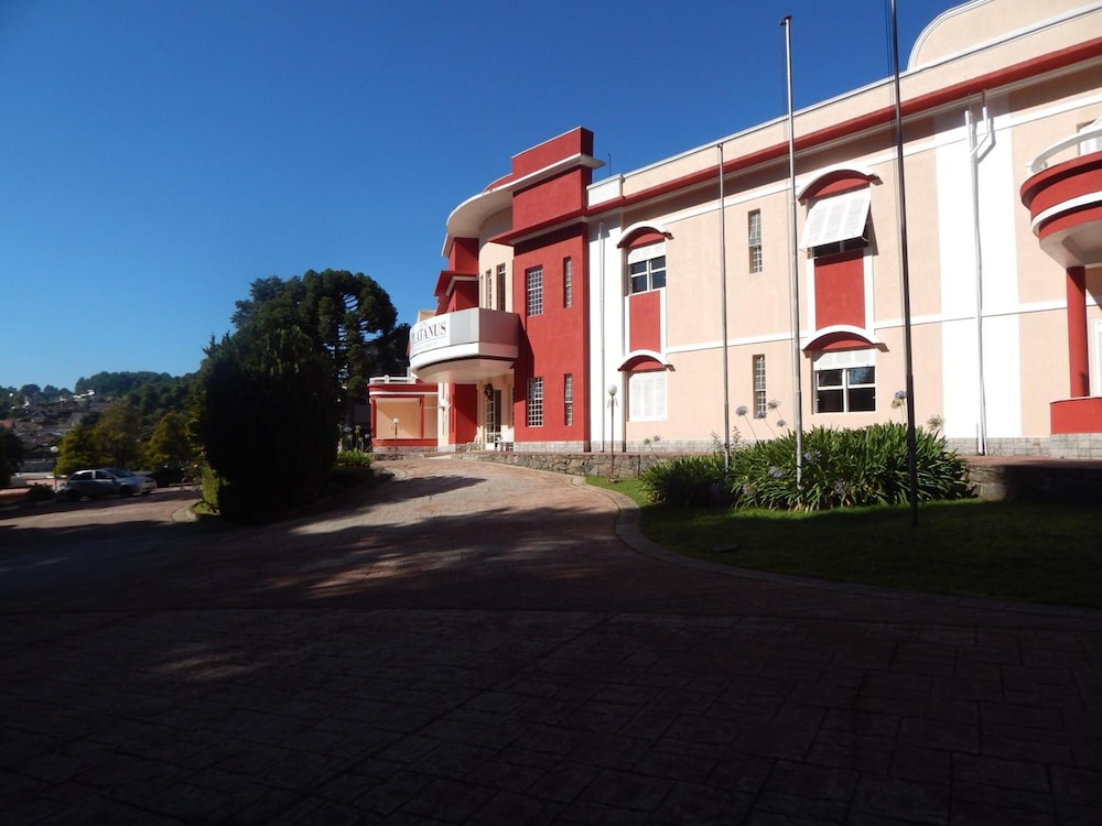 Hotel Platanus 5/48
