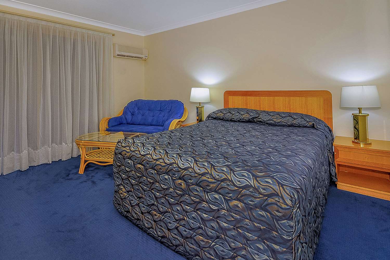 Upgrade, Queen Bed