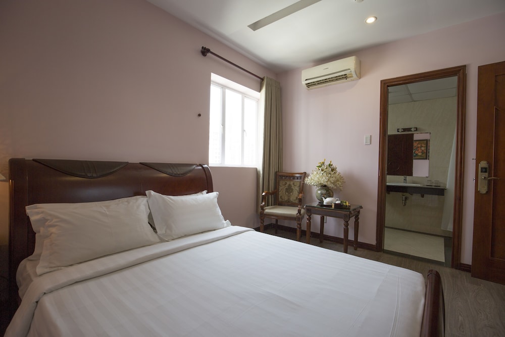 Kin Hotel Thai Van Lung 13/50