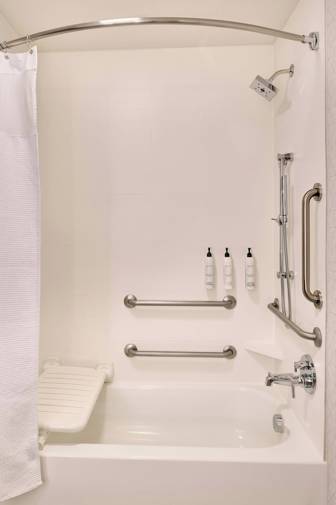 Springhill Suites Phoenix Glendale Peoria 45/49
