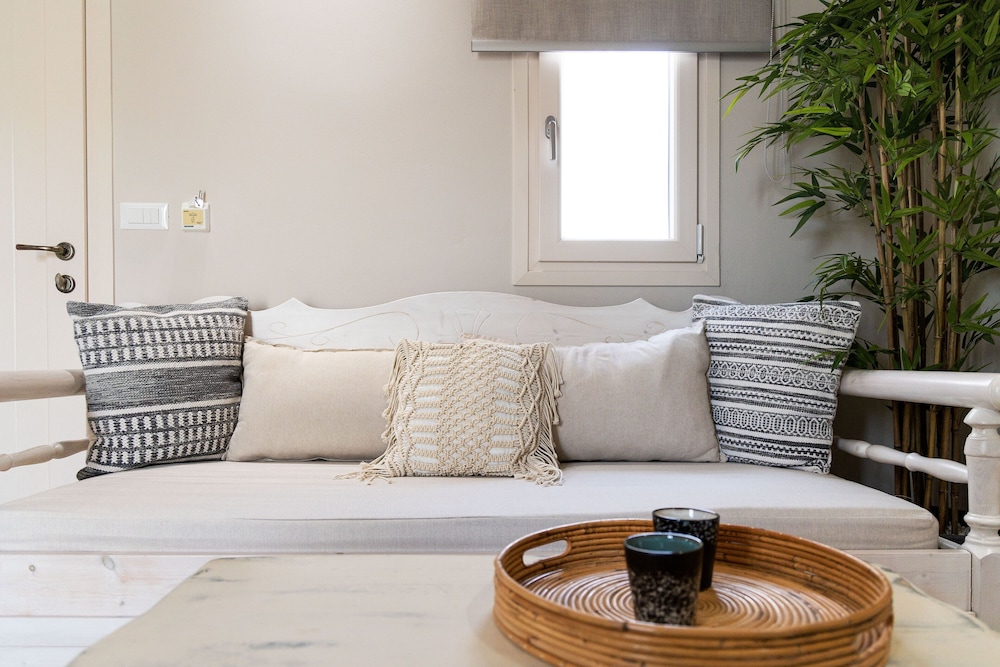 Emery Boutique Apartments 37/50