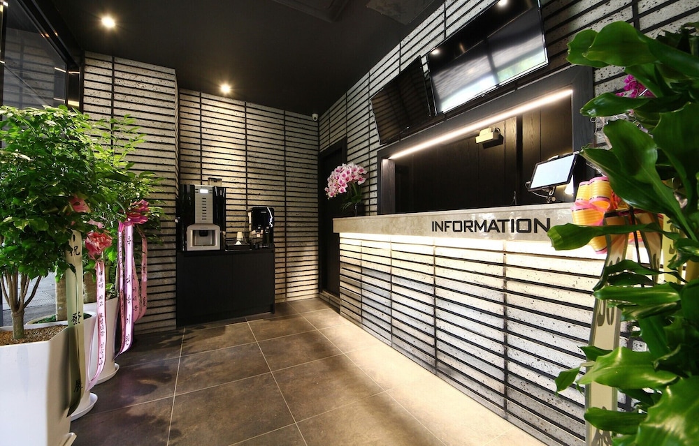 Stay Month Hotel 2/35