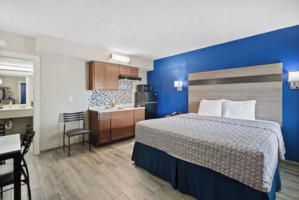 Blue Wave Inn 19/50