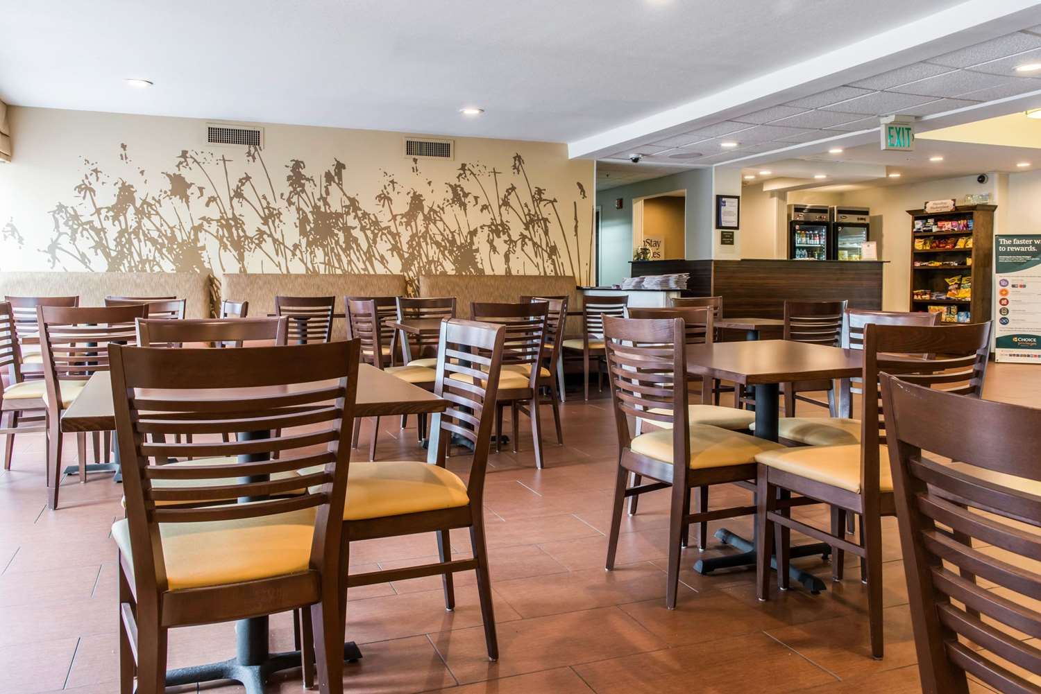 Sleep Inn & Suites Pittsburgh Airport 18/24
