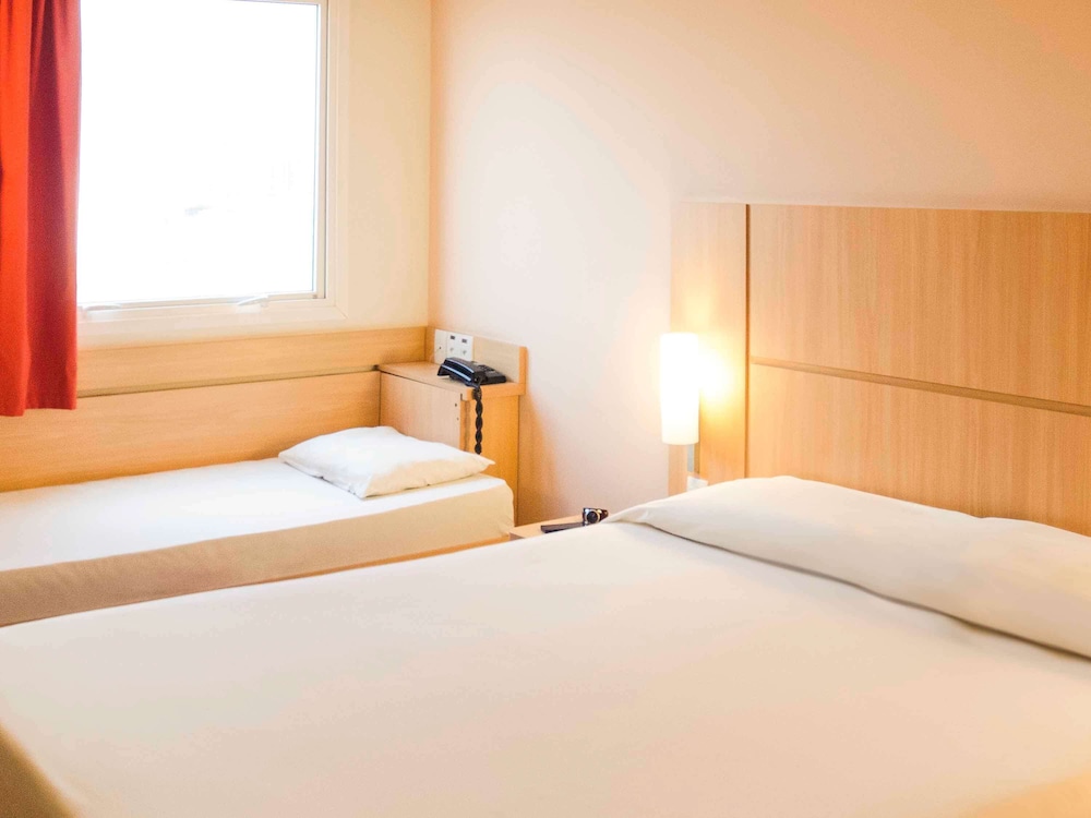 Ibis Petrolina 16/50