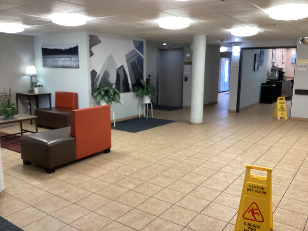 Motel6 Bridgeview, IL 46/64