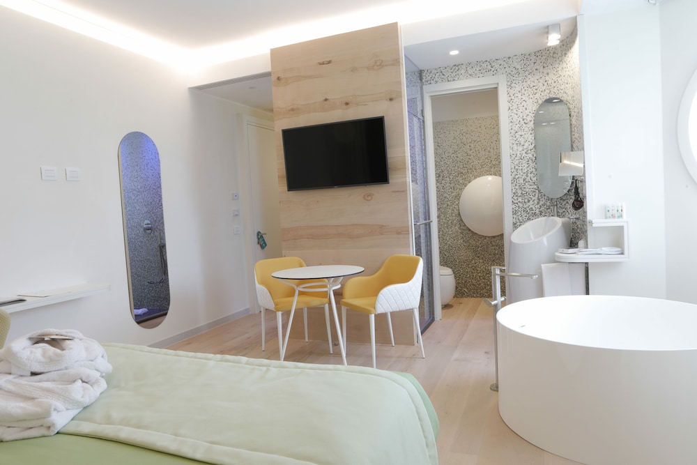 Astrea Wellness & Spa 33/49
