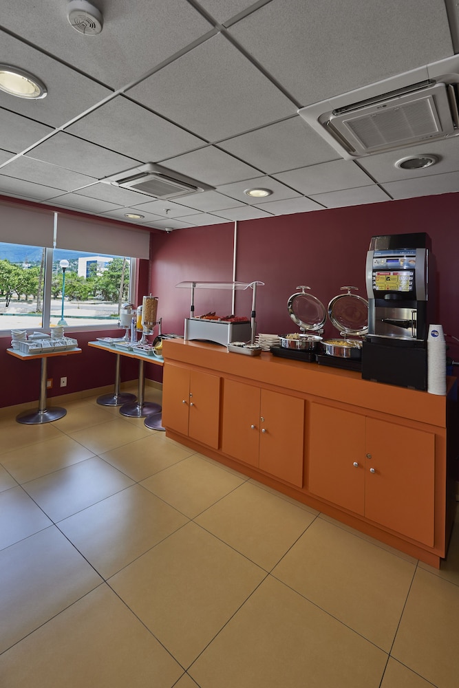 City Express Junior by Marriott Tuxtla Gutierrez Poliforum 38/54