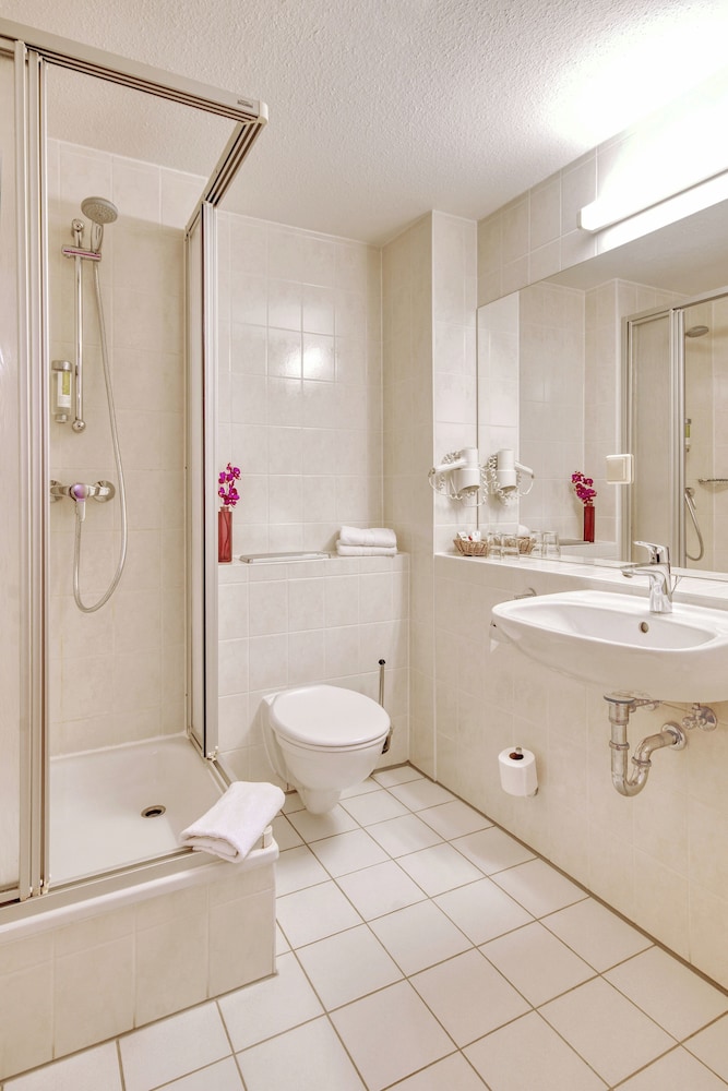 Aktiv & Vital Hotel Thuringen 44/46