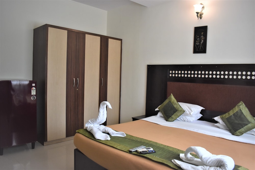 4 Seasons Suites 13/50
