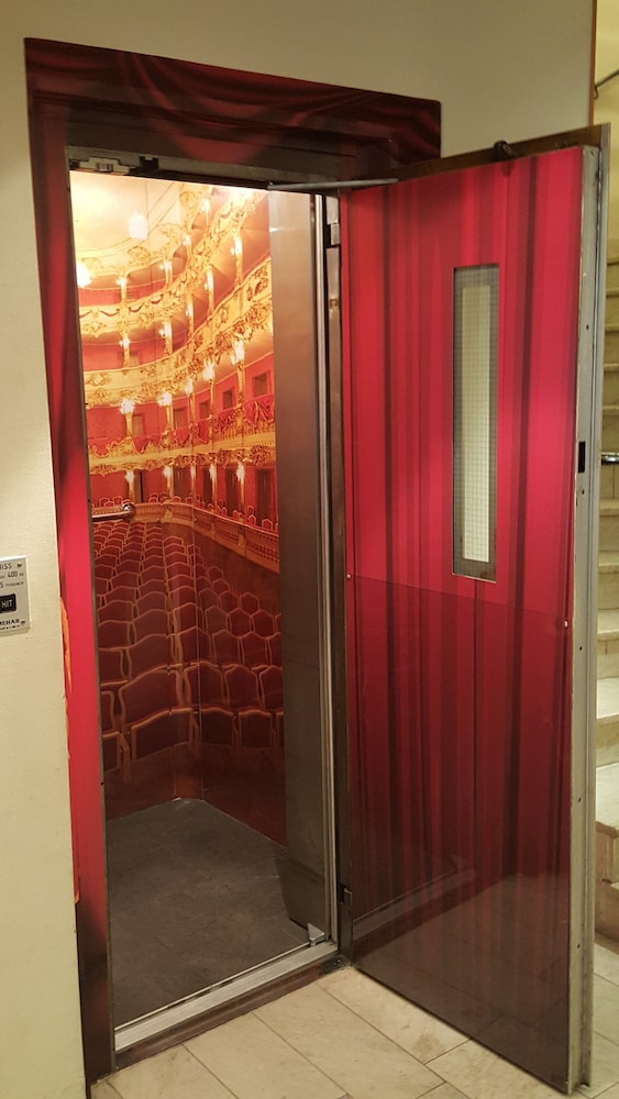 Teaterhotellet 19/43
