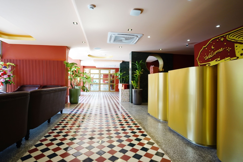 4 Monkeys Hotel Bangkok 7/50