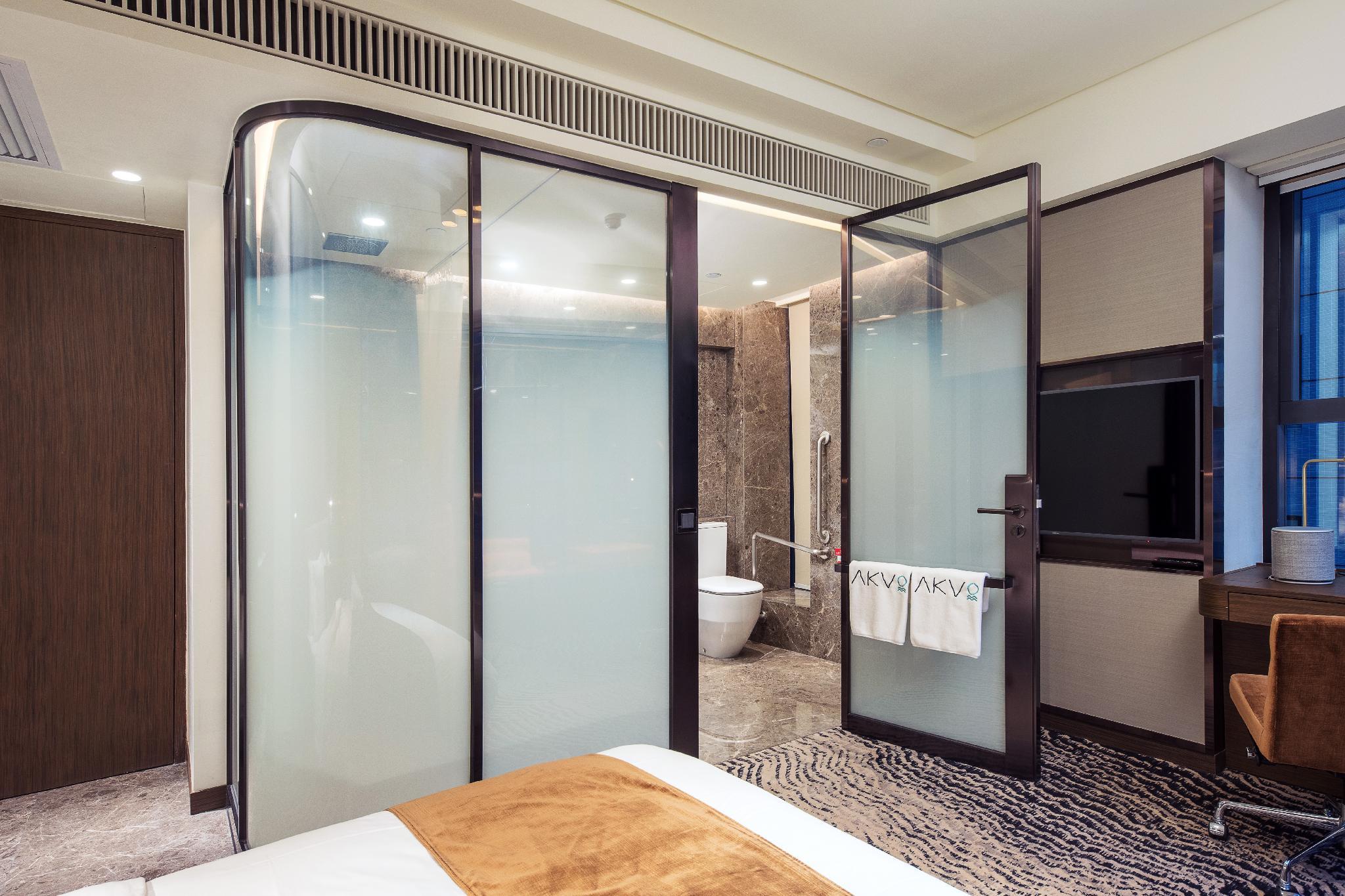 ROOM, QUEEN BED, ACCESSIBLE
