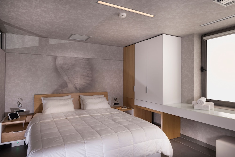 Ikaros Hotel 10/47