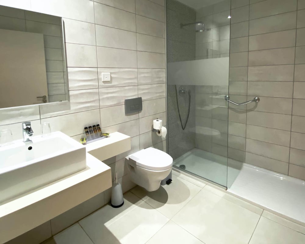 Anesis Hotel 42/44