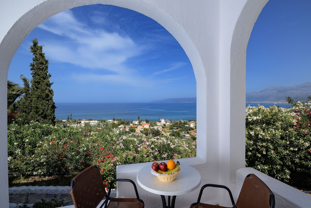 Hersonissos Village 8/67