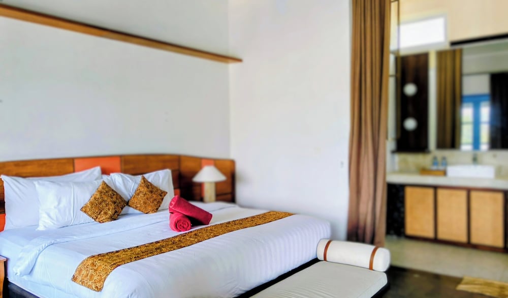 DELUXE, KING BED, SEA VIEW