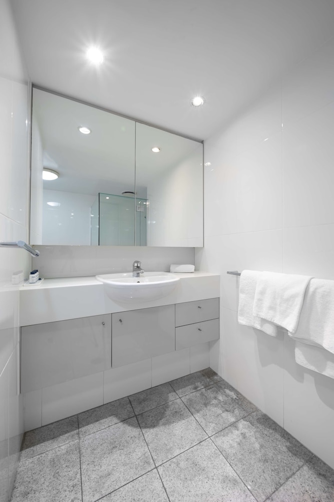 Oaks Brisbane Felix Suites 42/42