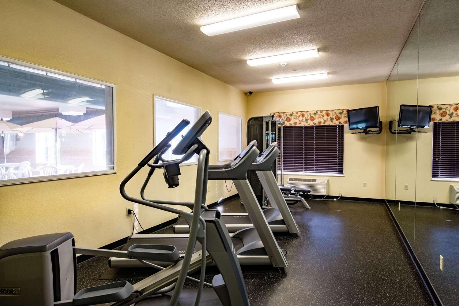 Country Inn & Suites By Radisson, El Dorado, AR 7/16