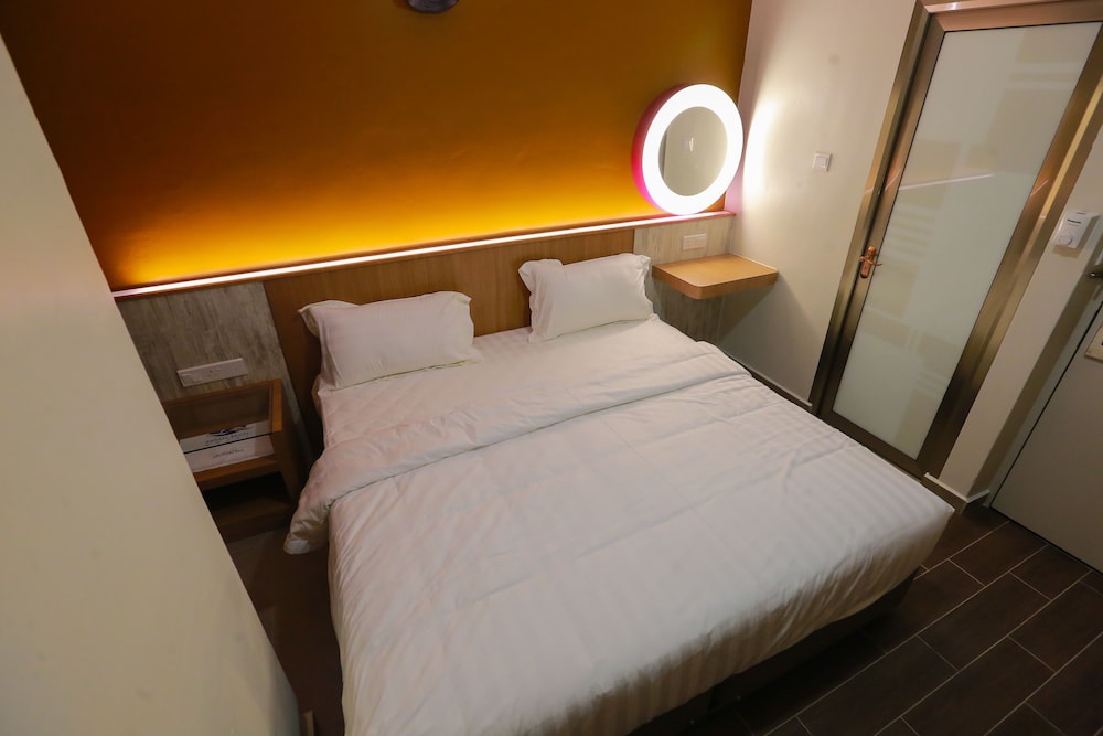 Pantai Regal Hotel 21/50