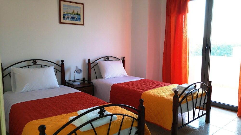 2 Bedrooms, Family, House, Twin Beds, Bay View, Sofa، Nitelli's Houses 2/3