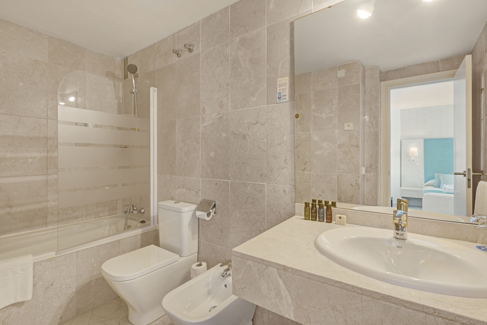 Hotel ROC Illetas & SPA 67/68