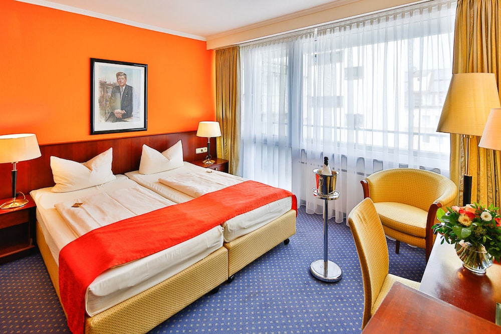 Hotel Prasident 11/41