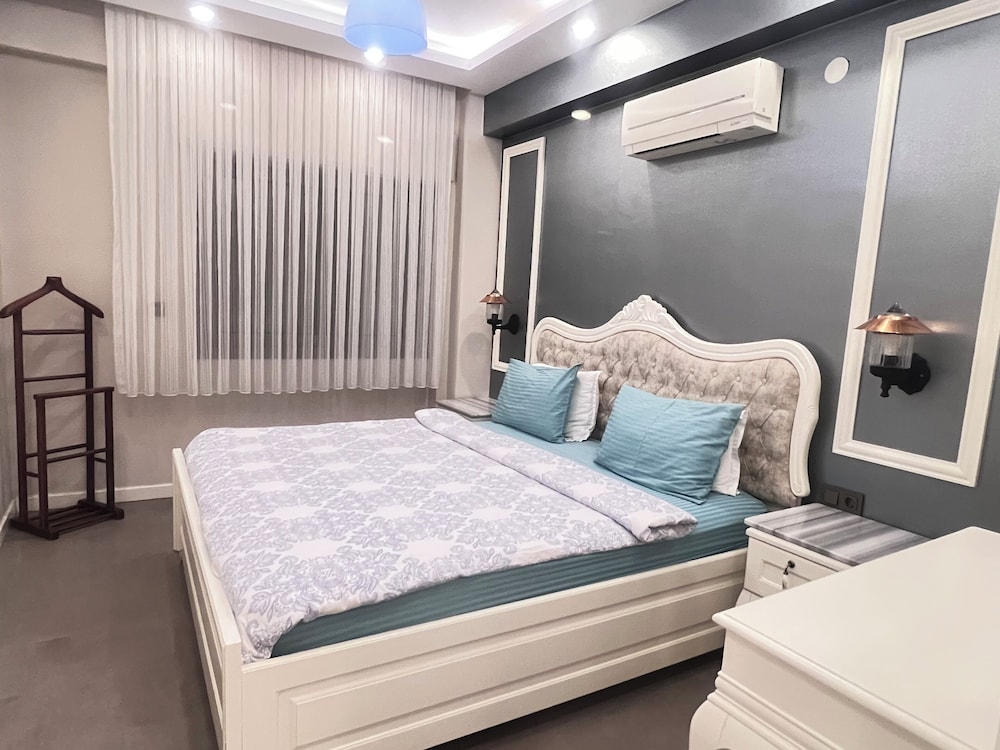 Lion Park Suits & Residence 14/40