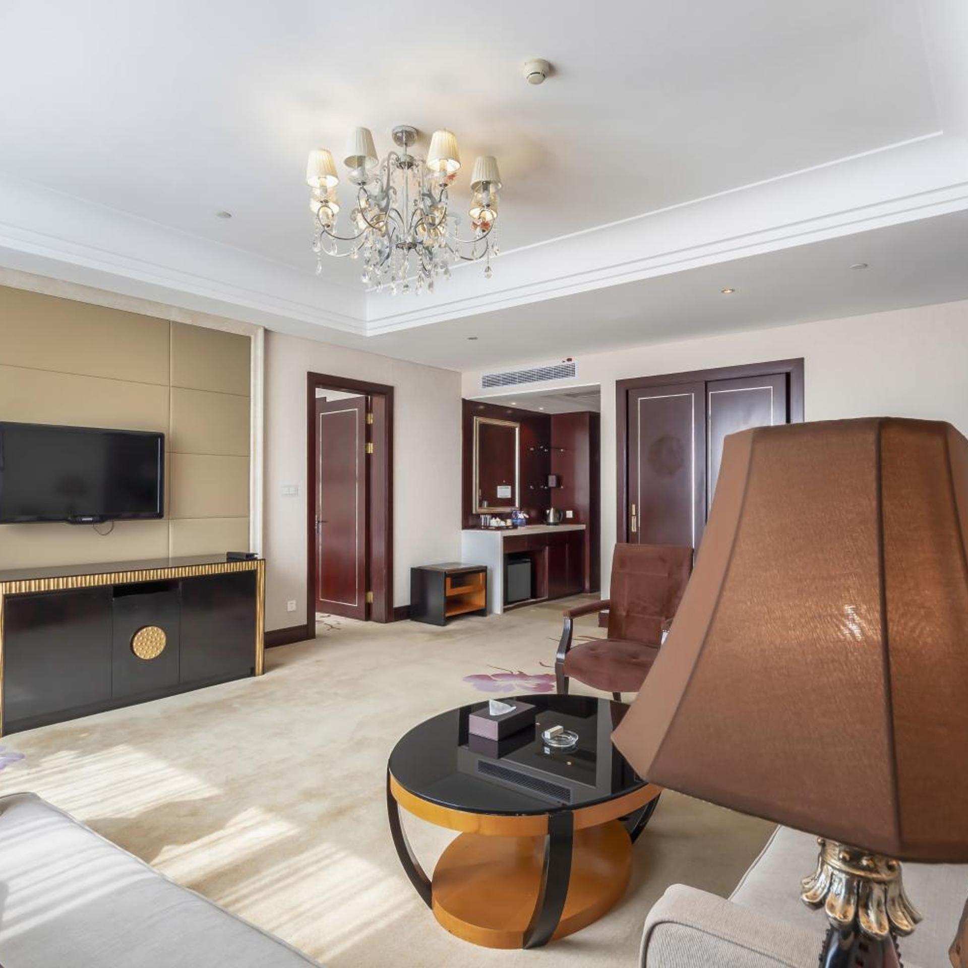 Wyndham Xinyang Downtown 40/59