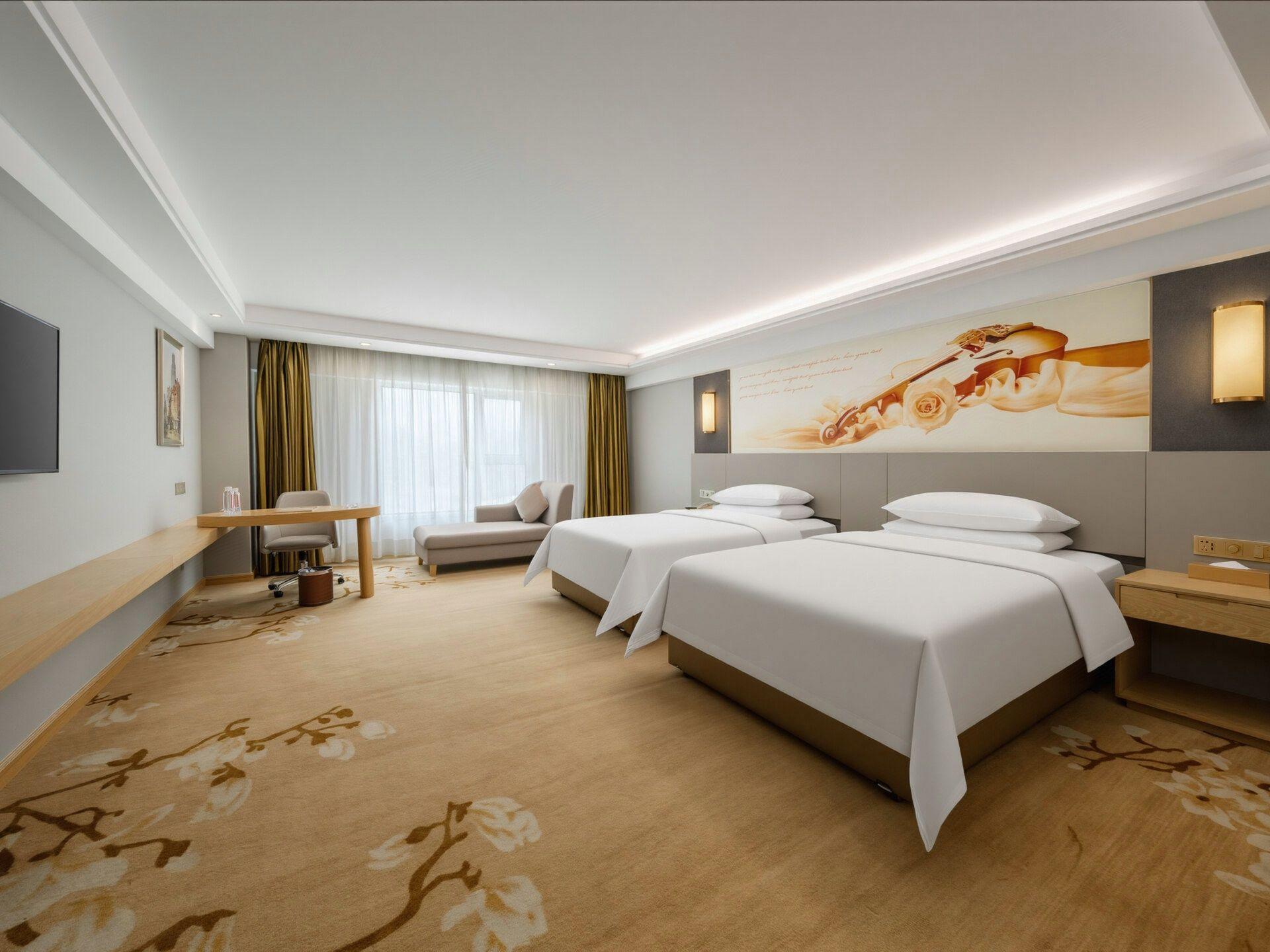 Vienna Hotel (Huizhoushi Lilin North Station) 21/58