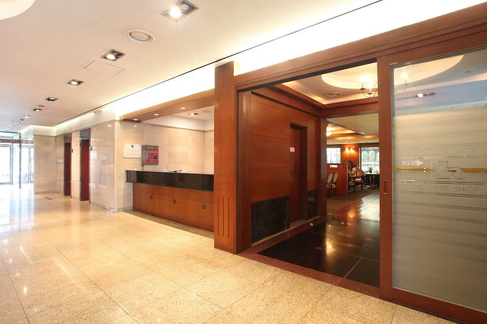 KARAK TOURIST HOTEL 4/50