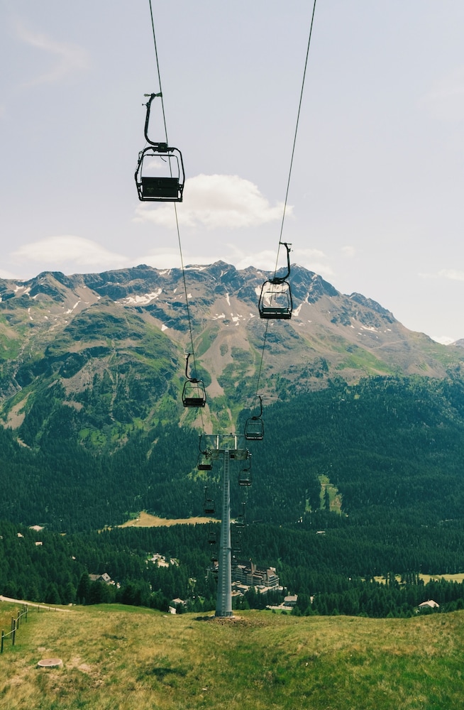 Hauser Hotel St. Moritz 35/41