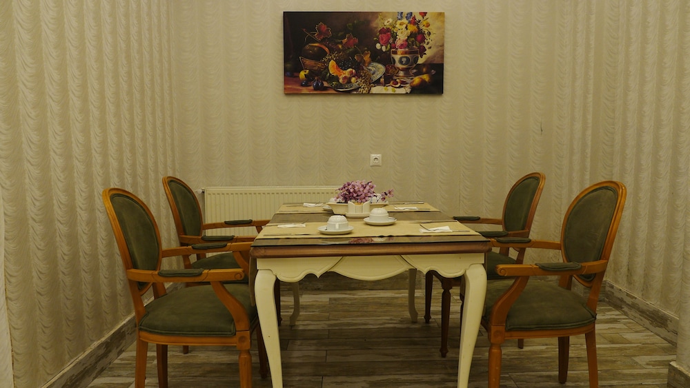 Andalouse Airport Suite Hotel 45/50