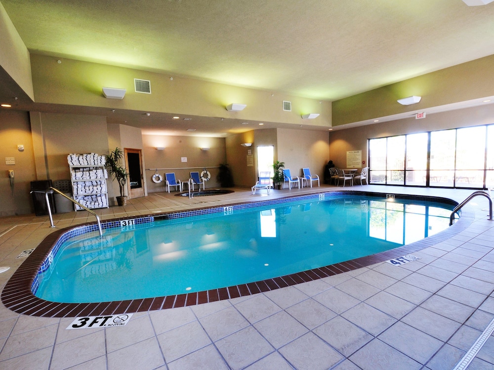 Hampton Inn Fayetteville 17/73