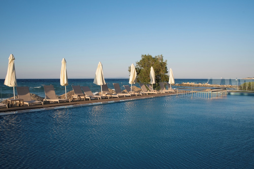 Golden Coast Suites 32/37