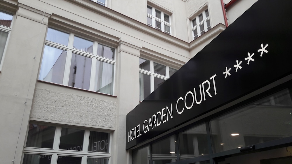 Hotel Garden Court 2/72