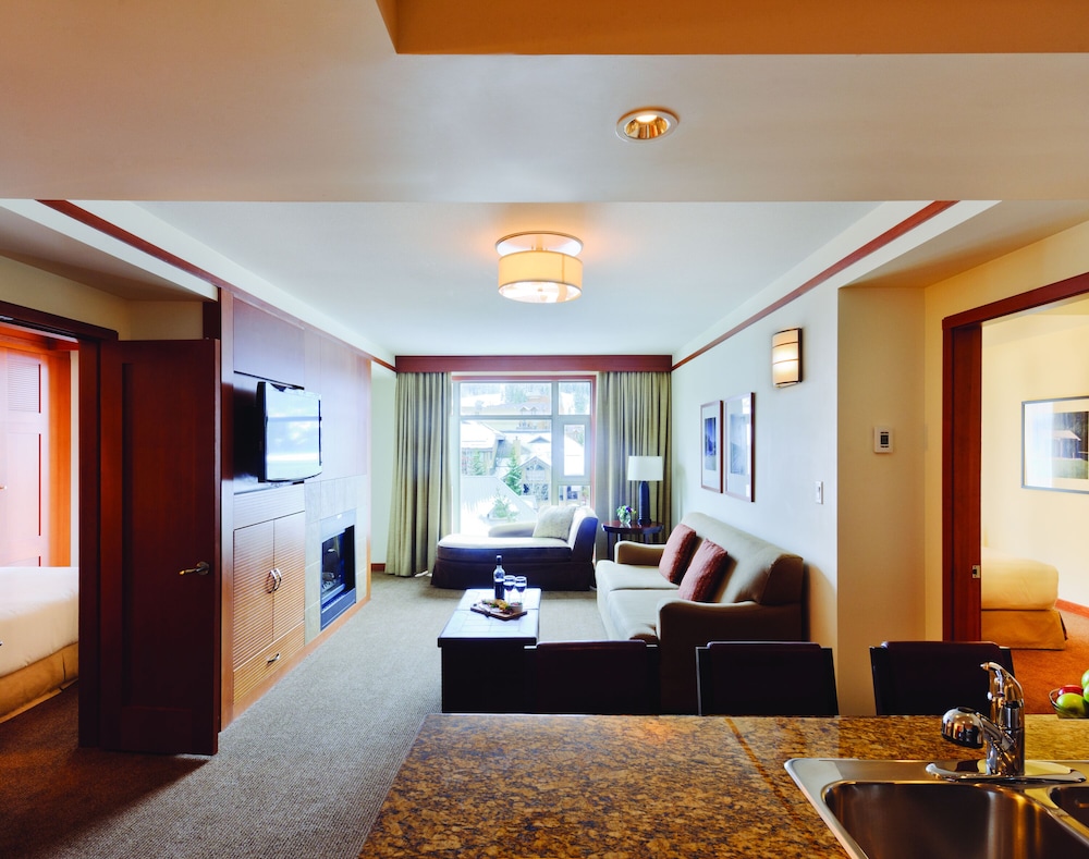 Pan Pacific Whistler Village Centre 47/59