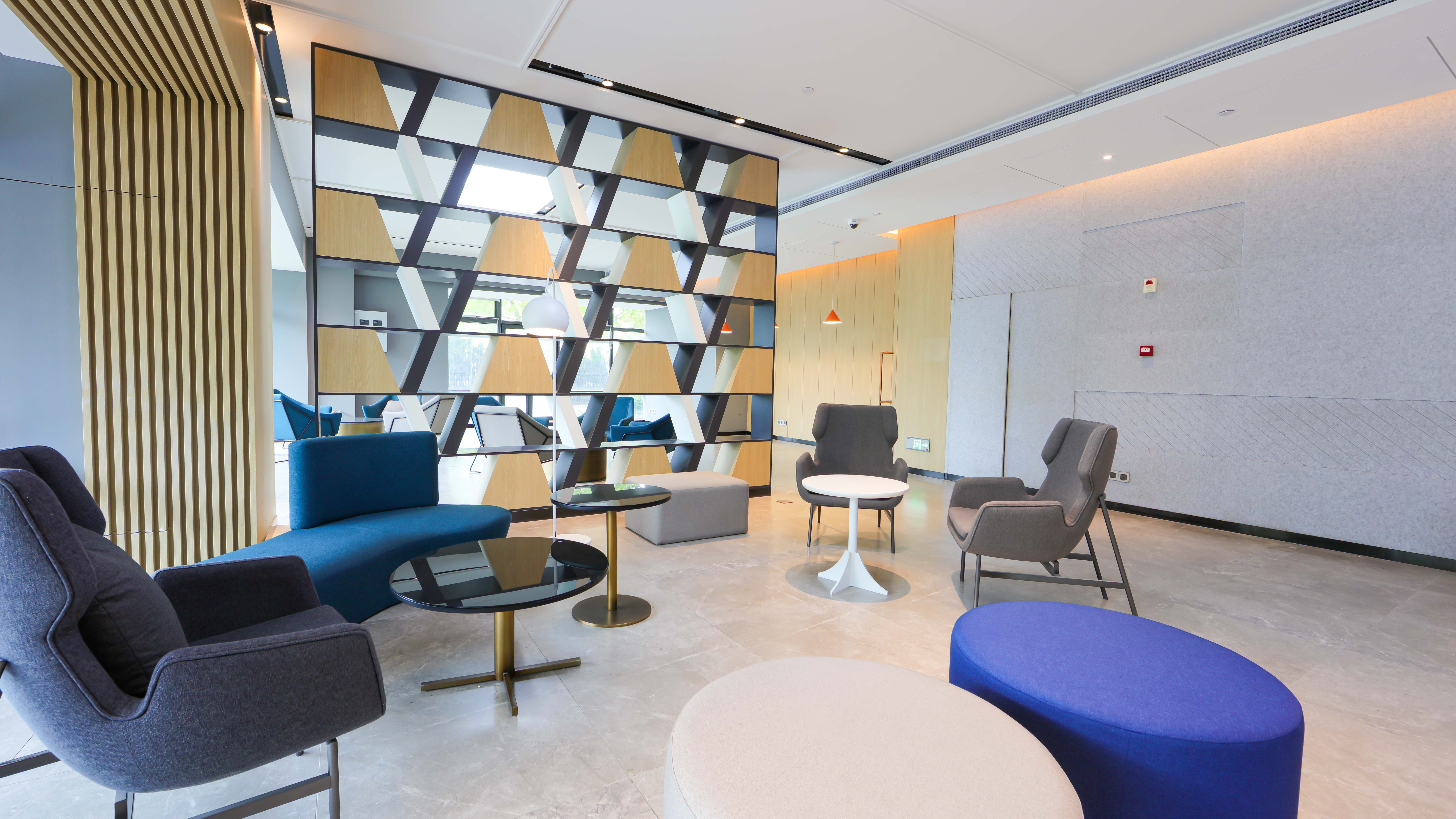 Holiday Inn Express Shanghai Pudong Airport 26/32