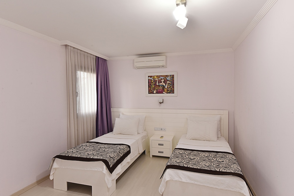 2 BEDROOMS, APARTMENT, SEA VIEW
