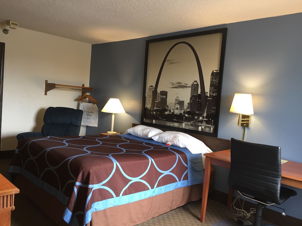 Super 8 by Wyndham Cuba 8/29